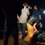 DIBEKUK: Penangkapan pelaku oleh pihak kepolisin setelah mengepung rumah anaknya yang dijadikan tempat persembunyian pelaku