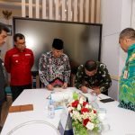 PERTEMUAN: Pemda Bungo bersama Pemprov Jambi dan Pemda Dharmasraya serta Pemprov Sumbar menggelar pertemuan terkait rencana pembangunan tugu selamat datang