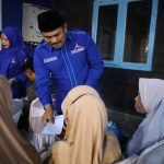 Santunan kepada anak yatim dan fakir miskin oleh ketua DPD Demokrat provinsi Jambi H. Mashuri SP, ME, pada buka bersama partai demokrat Jambi dikantor demokrat Jambi